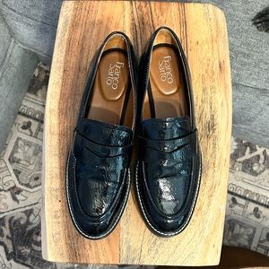 Black patent leather platform loafer
